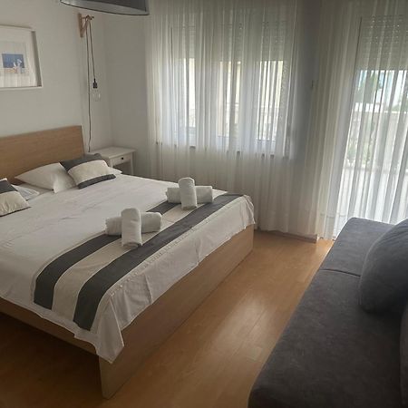 Apartmani Mira Vodice Buitenkant foto