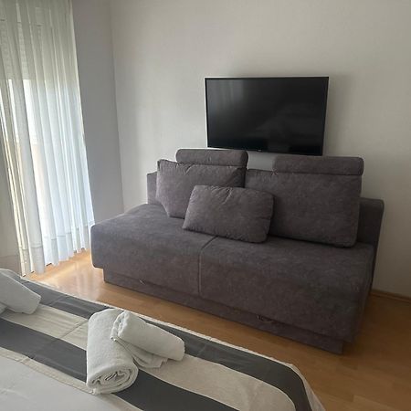 Apartmani Mira Vodice Buitenkant foto