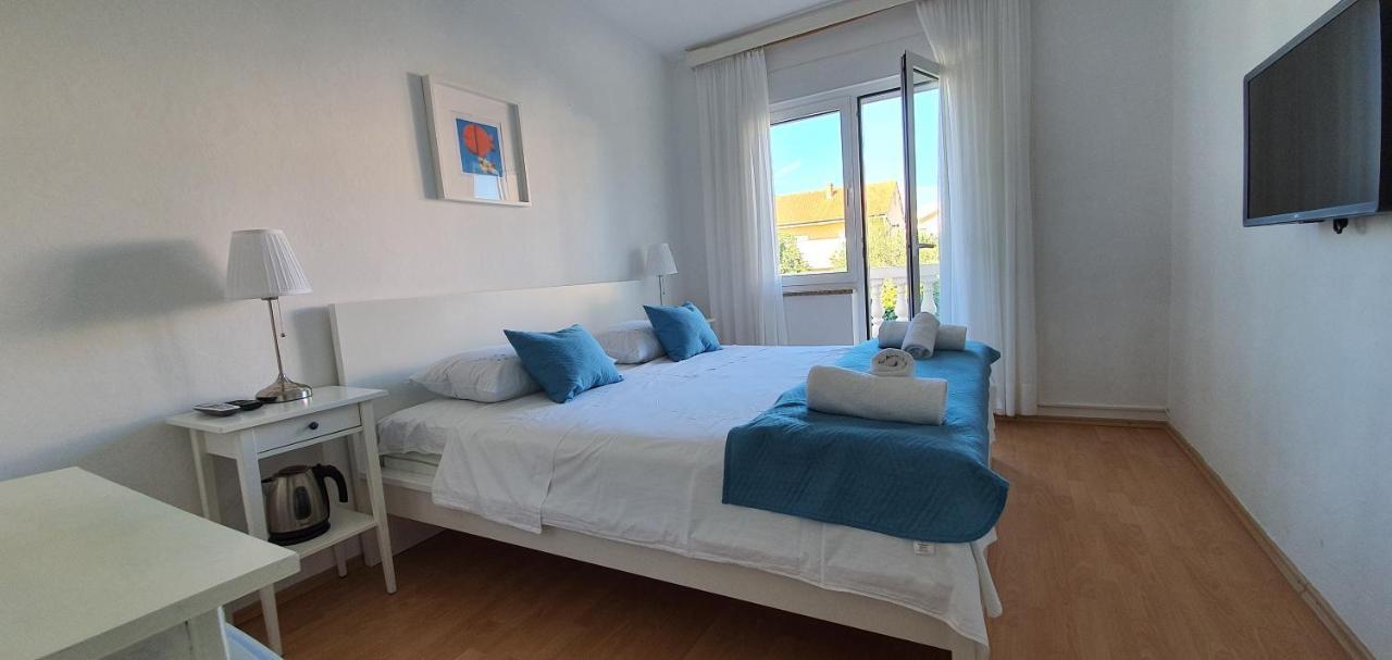 Apartmani Mira Vodice Buitenkant foto
