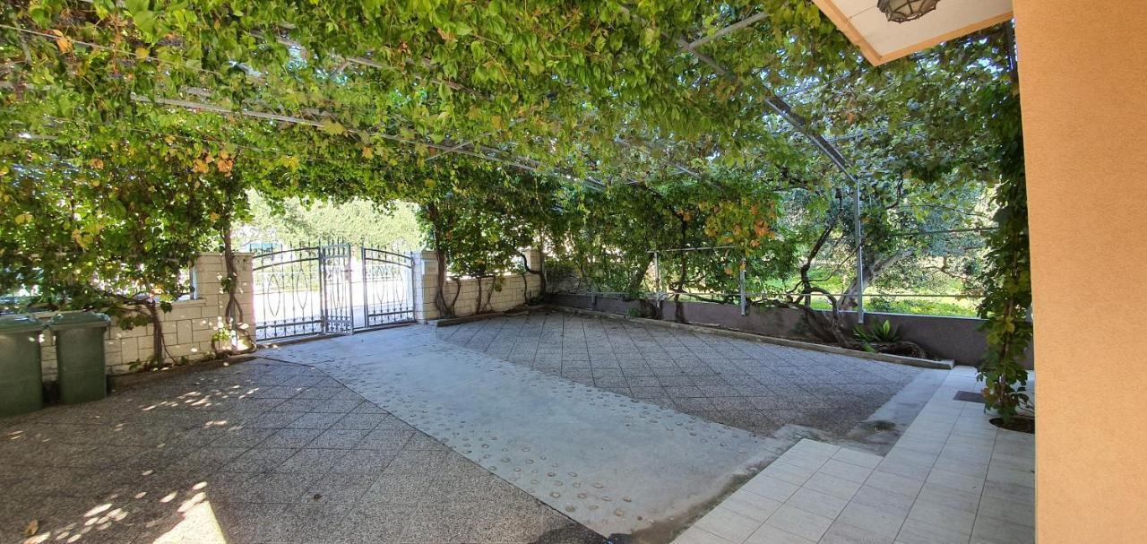 Apartmani Mira Vodice Buitenkant foto