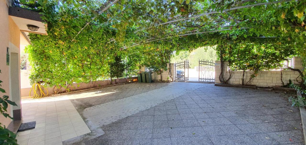 Apartmani Mira Vodice Buitenkant foto