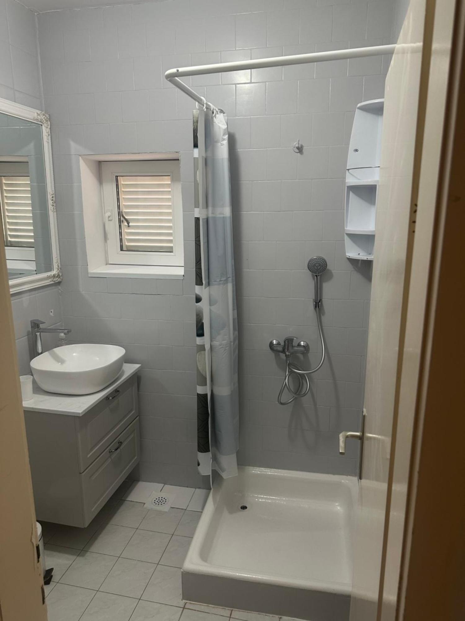 Apartmani Mira Vodice Buitenkant foto