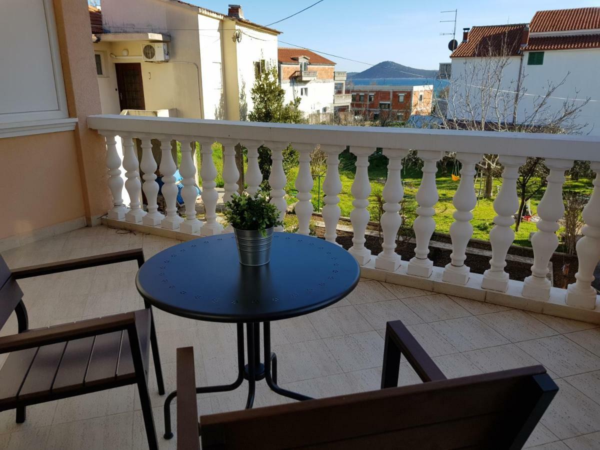 Apartmani Mira Vodice Buitenkant foto