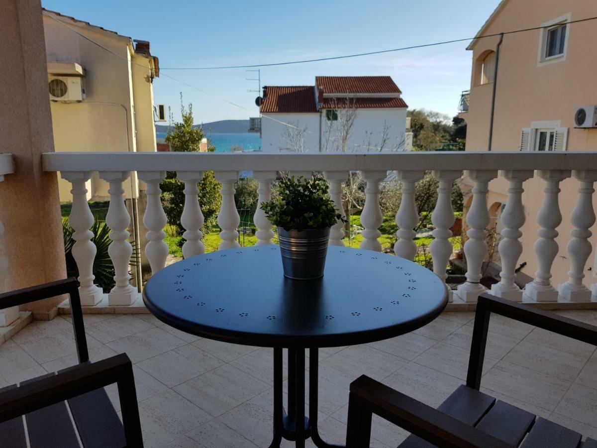 Apartmani Mira Vodice Buitenkant foto
