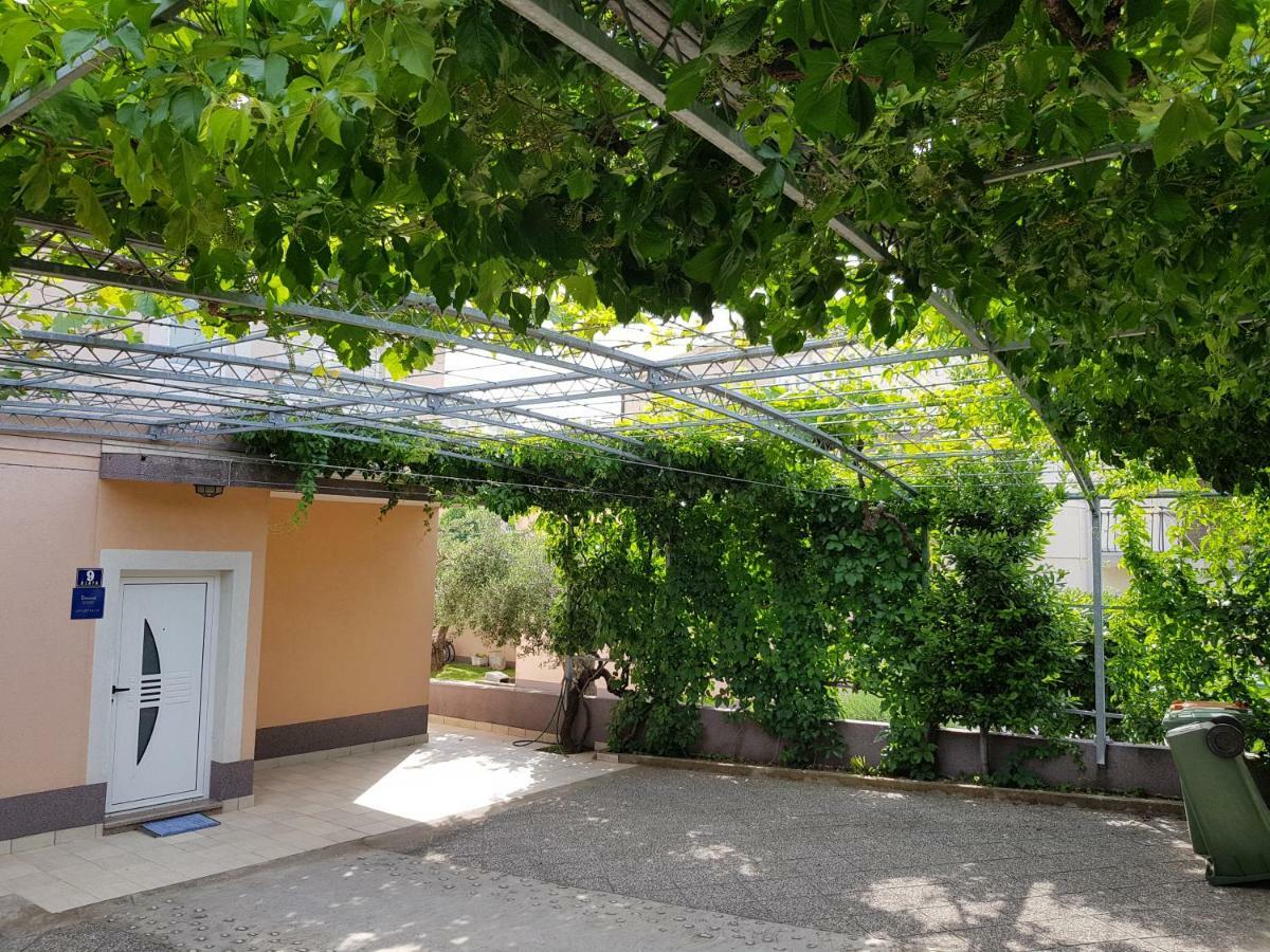 Apartmani Mira Vodice Buitenkant foto