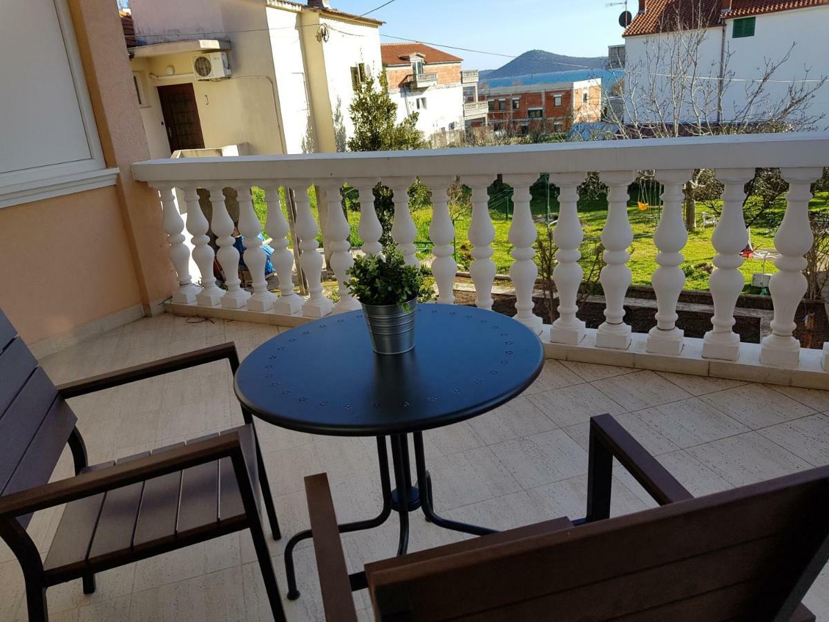 Apartmani Mira Vodice Buitenkant foto